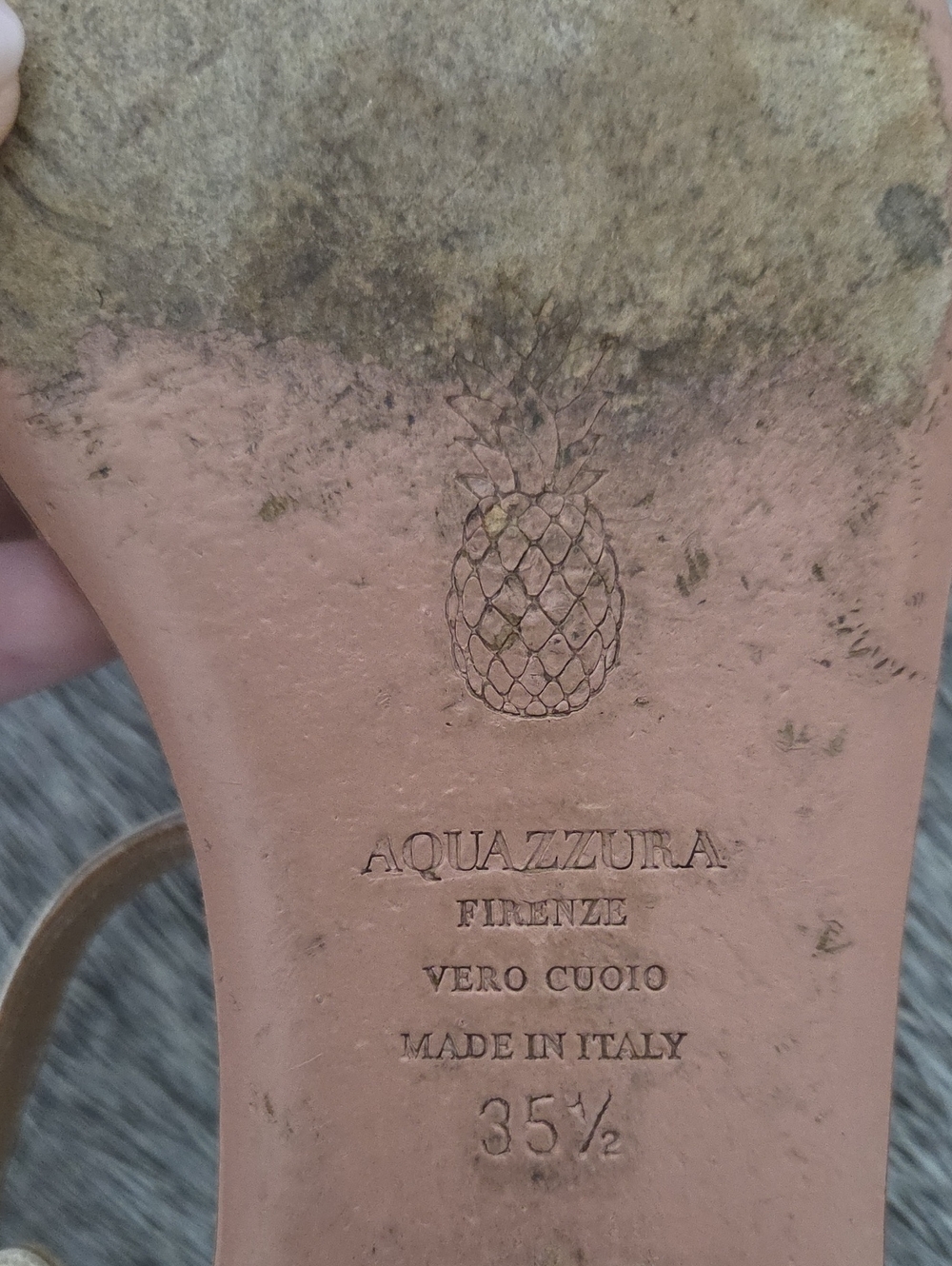 Aquazzura Gold Almost Bare Flat Thong Sandals Metallic Leather Sz EU 35.5 - Picture 14 of 15